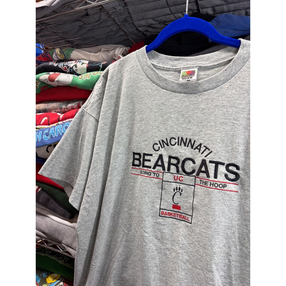 Vintage Cincinnati Bearcats Basketball Shirt Mens XL Gray Fruit of the Loom UC